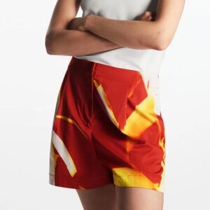 NWT abstract funky lightweight 100% cotton shorts